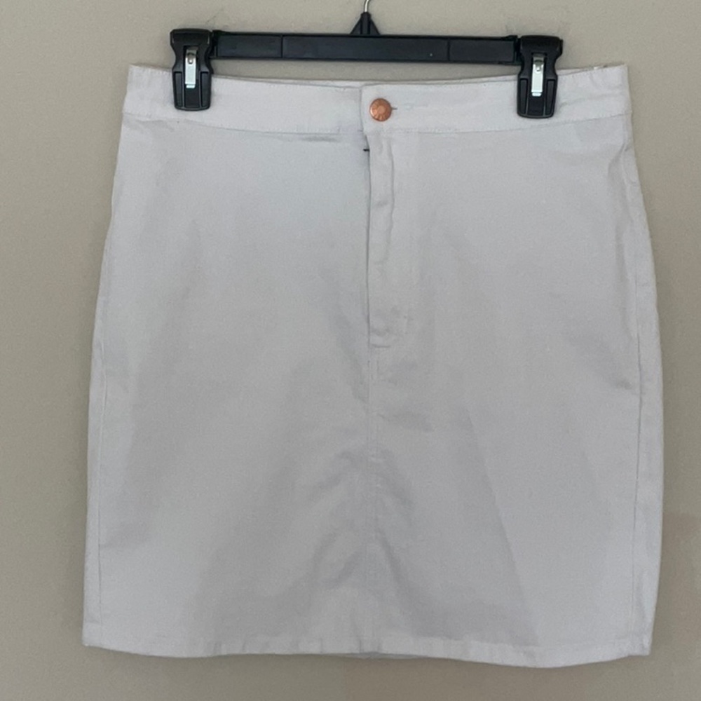 White Guess Button-Front Mini Skirt
